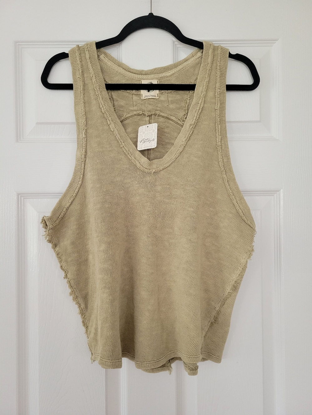 Free People NWT Womens Size Large Sleeveless V-Neck Tank Top in Olive Green